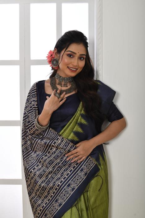 Aarushi Ikkat Saree