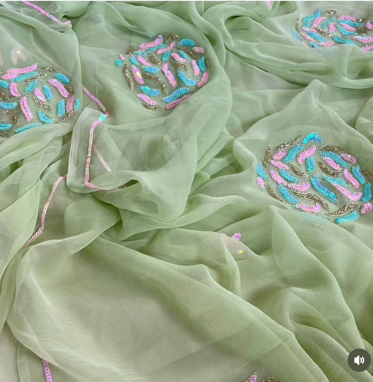 Nivi Pure Diamond Chiffon Saree