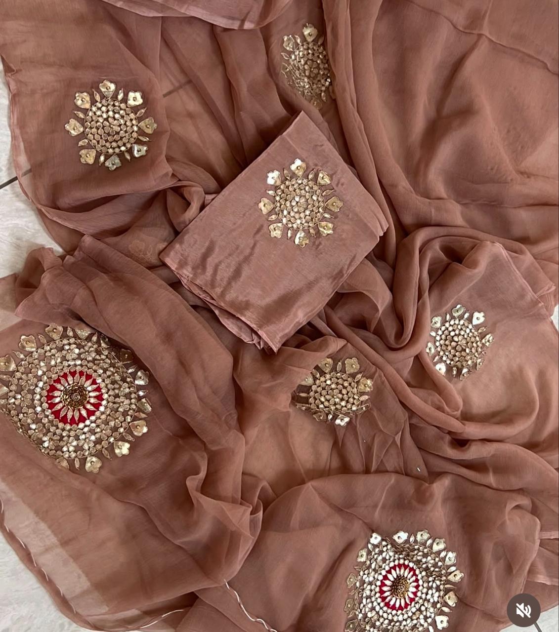 Noor Zardosi Buta Saree