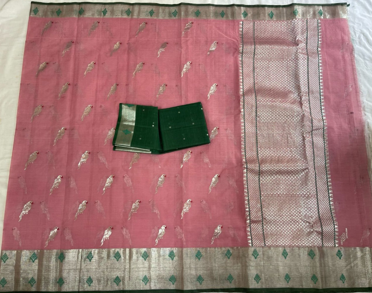 Naisha Saree