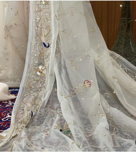 Meera Zari Aari Saree
